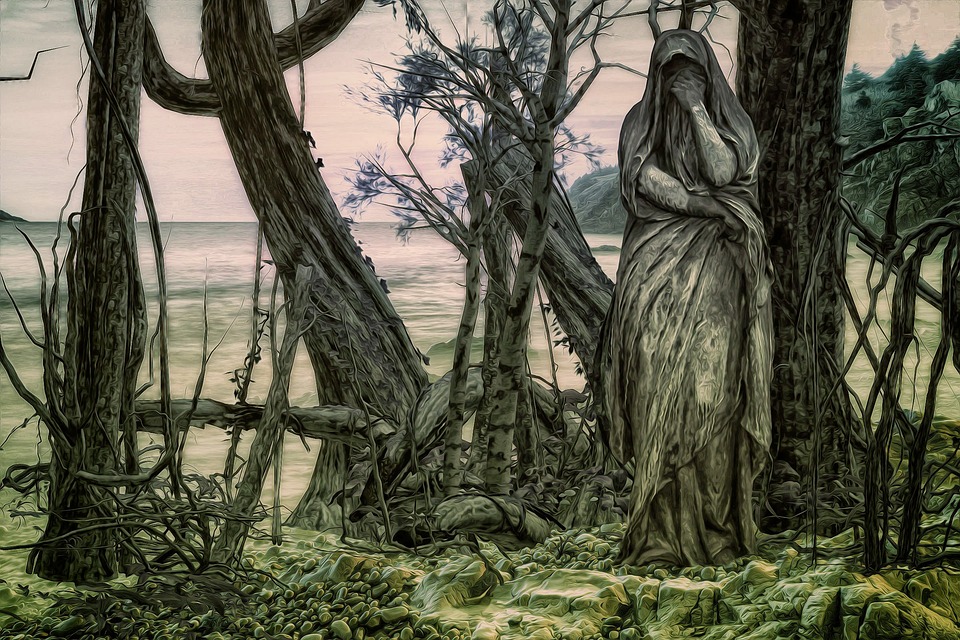 Mystic-Gothic-Sea-Fantasy-Statue-Dark-Forest-1305040.jpg